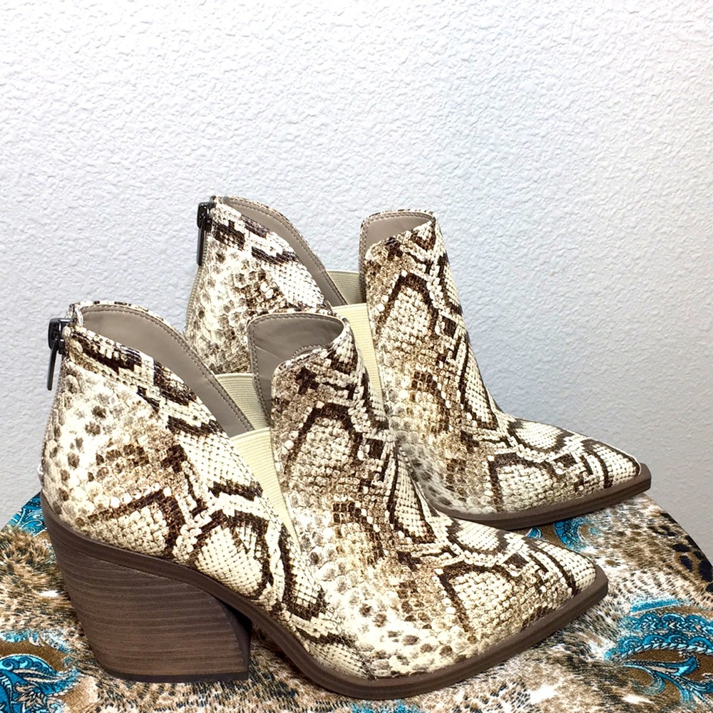 Vince Camuto Gradina Leather Snakeskin Ankle Boot 8.5 brown cream